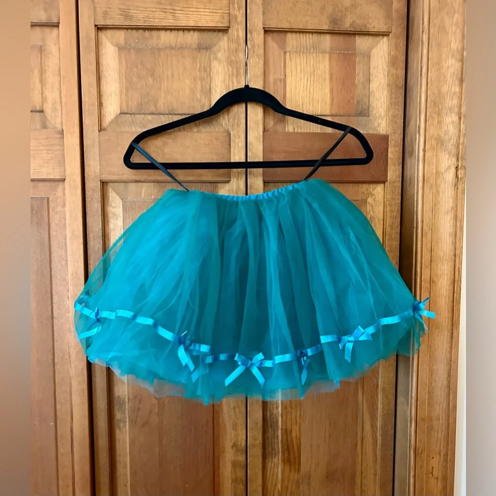 Green Revolution Child’s Sz M Blue/Green Tutu W/ Bow Accents Great for Costumes